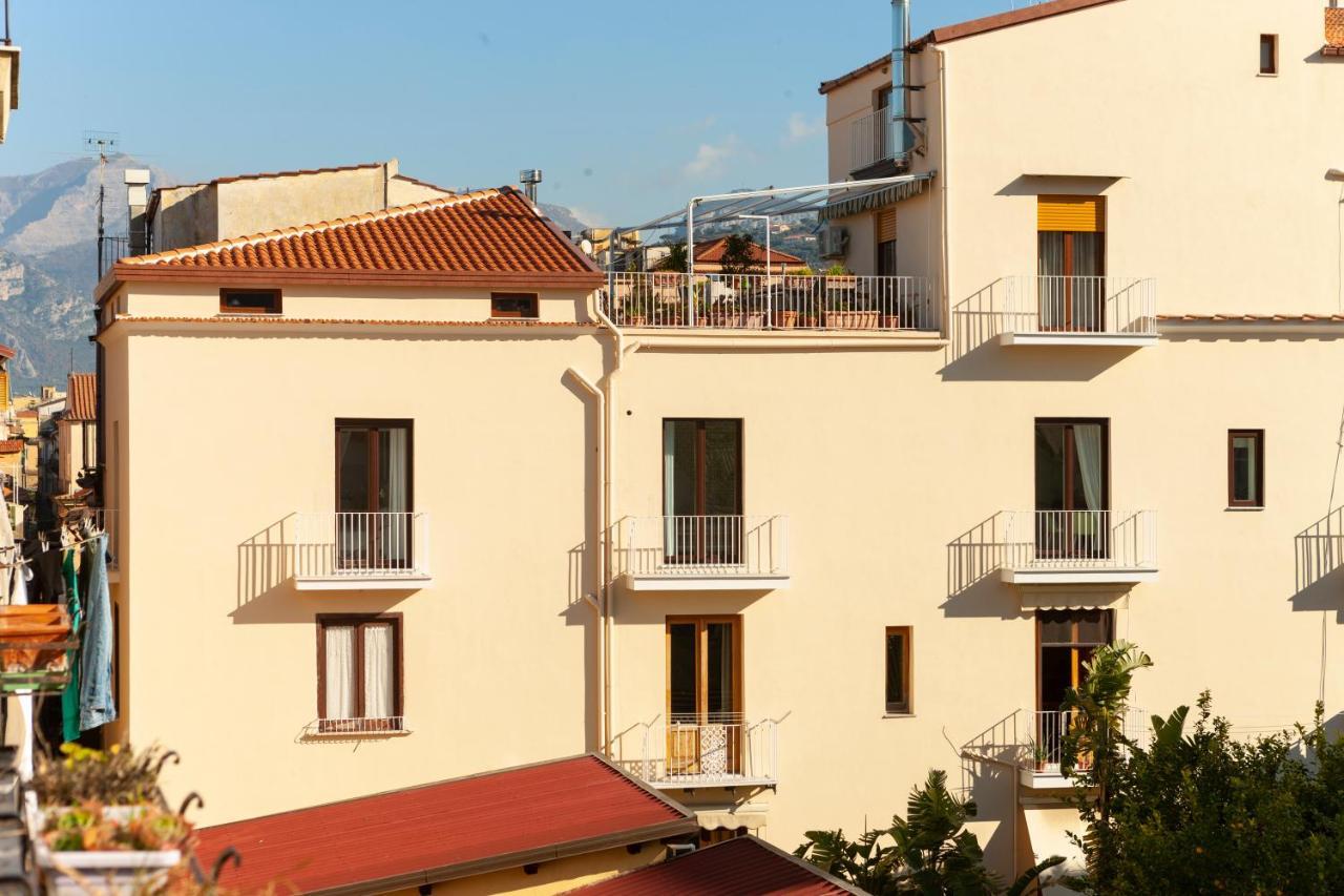 Luxury&Romantic Apartment With Balcony In Sorrento Exterior foto